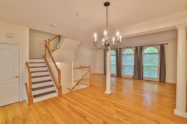 AFFORDABLE and SPACIOUS 3br Townhouse by P... - AFFORDABLE and SPACIOUS 3br Townhouse by P...