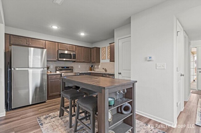 Building Photo - Hidden Jewel In Spring Hill, Brand New Com...