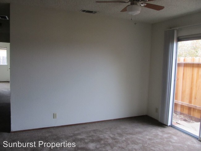 Foto del edificio - 6620 Hometown Way