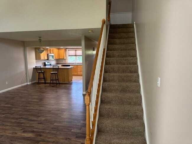 Foto del edificio - 205 Prairie Ct