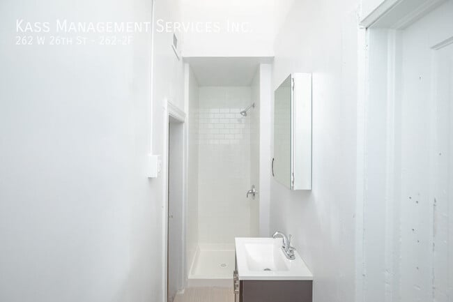 Building Photo - 262 W 26th St