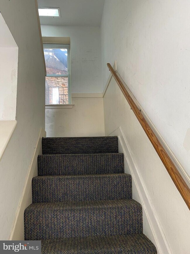 Building Photo - 1 W Henrietta St