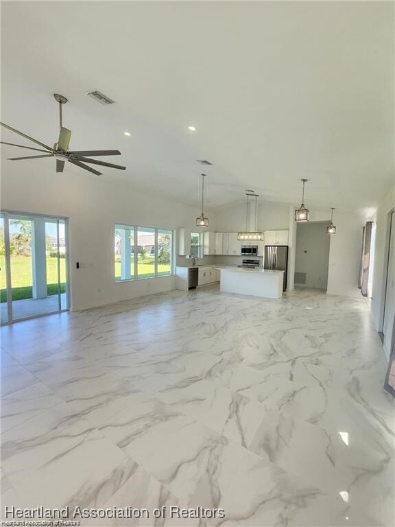 Building Photo - 4983 San Lorenzo Dr
