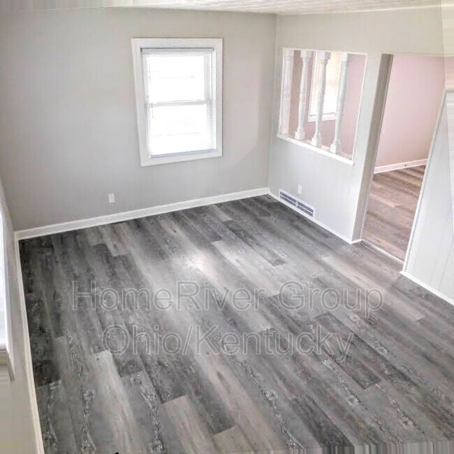 Building Photo - 753 Cosler Dr