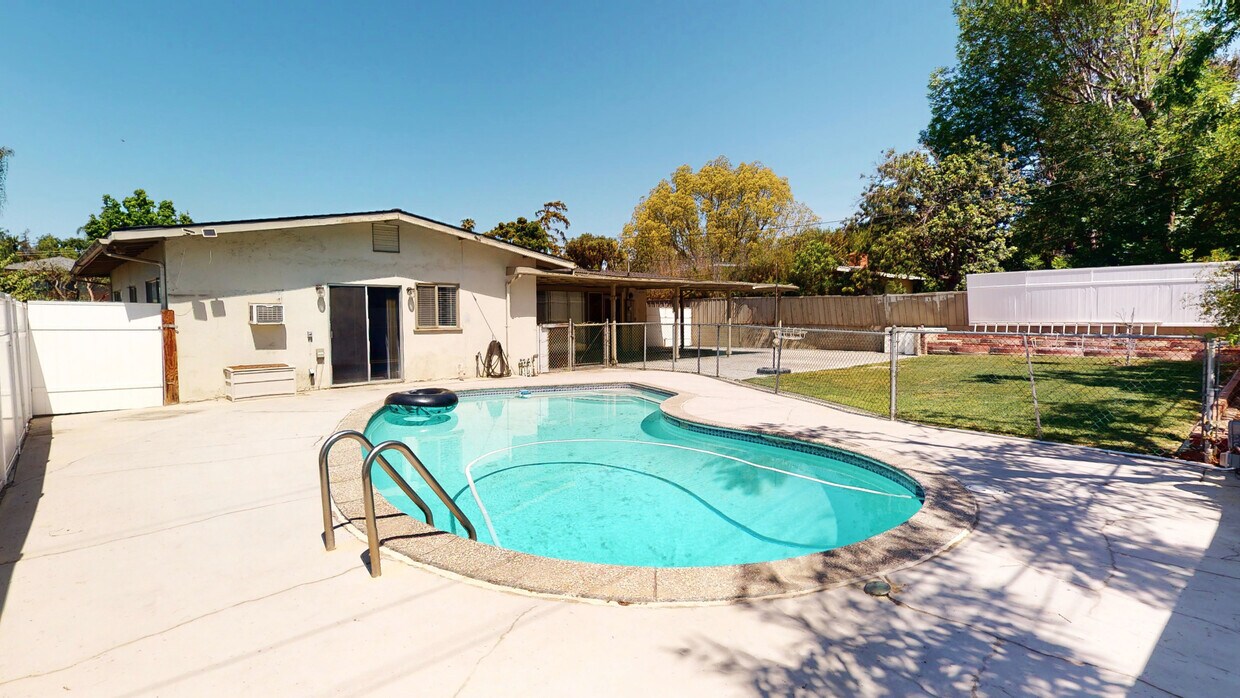 Homes For Rent - 8944 Mills Ave