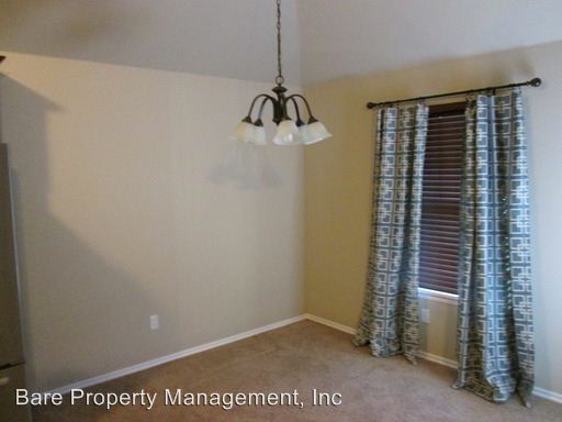 Building Photo - 1004 Caracara Dr