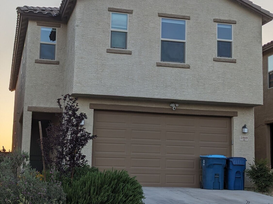 Primary Photo - 4 Bedroom Single Family Home in Tucson