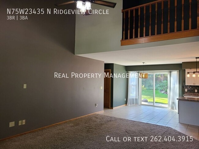 Building Photo - N75W23435 N Ridgeview Cir