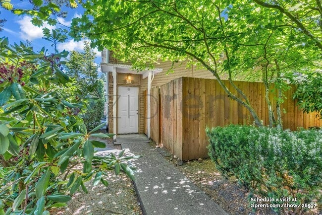 Building Photo - 12211 SE 59th St