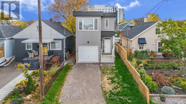 Building Photo - 37 Delena Ave S