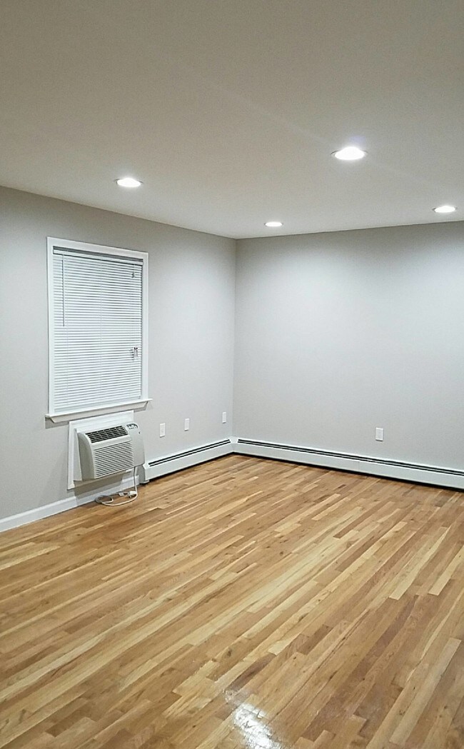 Foto del edificio - 616 Mill St