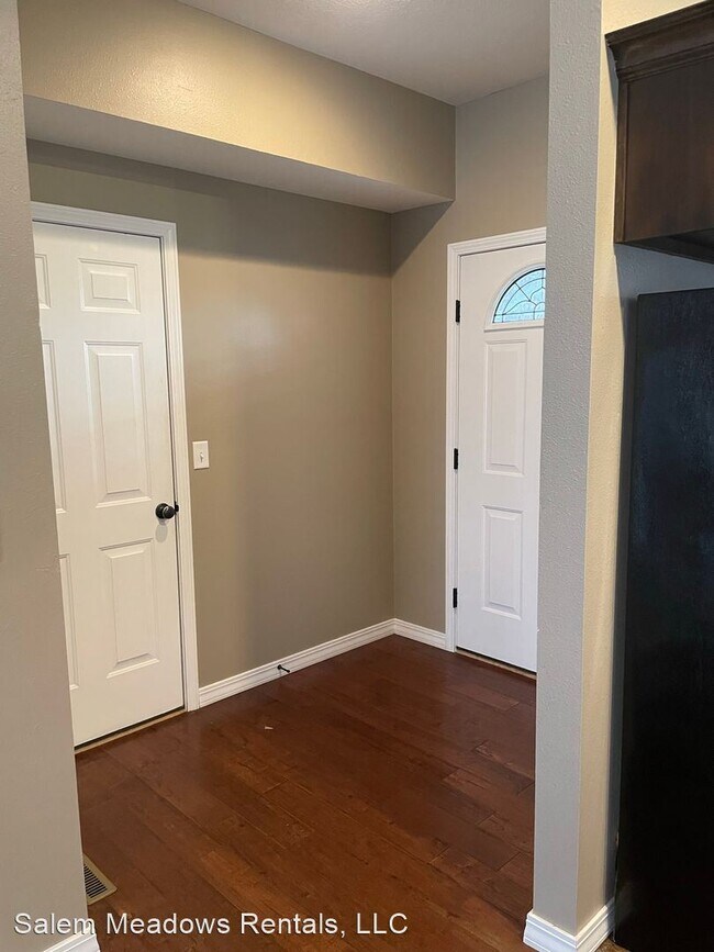 Foto del edificio - 4 br, 2.5 bath House - 3537 S. Juniper