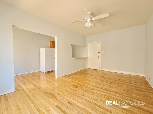 Building Photo - 0 bedroom in CHICAGO IL 60657