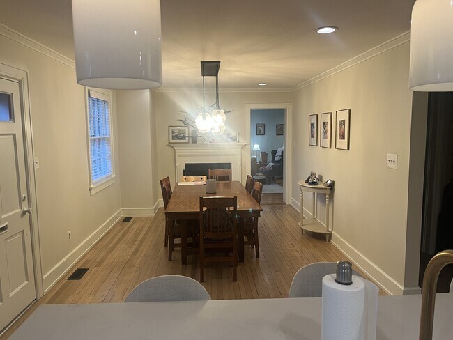 Foto del edificio - 7501 Three Chopt Rd