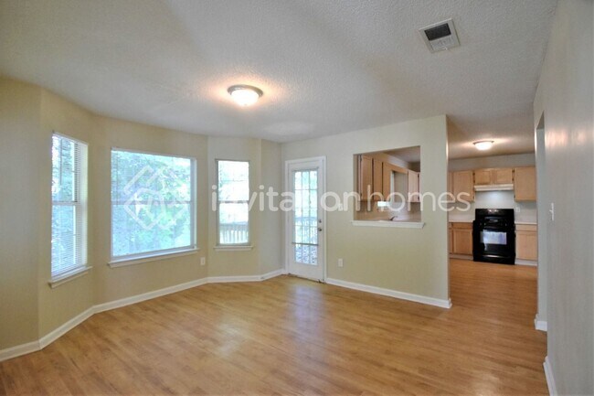 Foto del edificio - 6498 Crooked Creek Pl