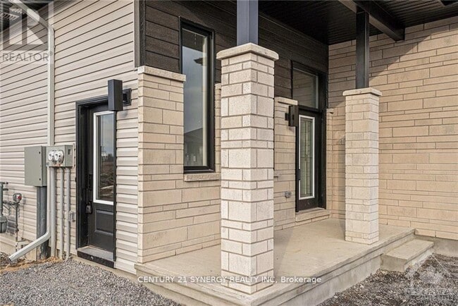 Building Photo - 834 Namur St