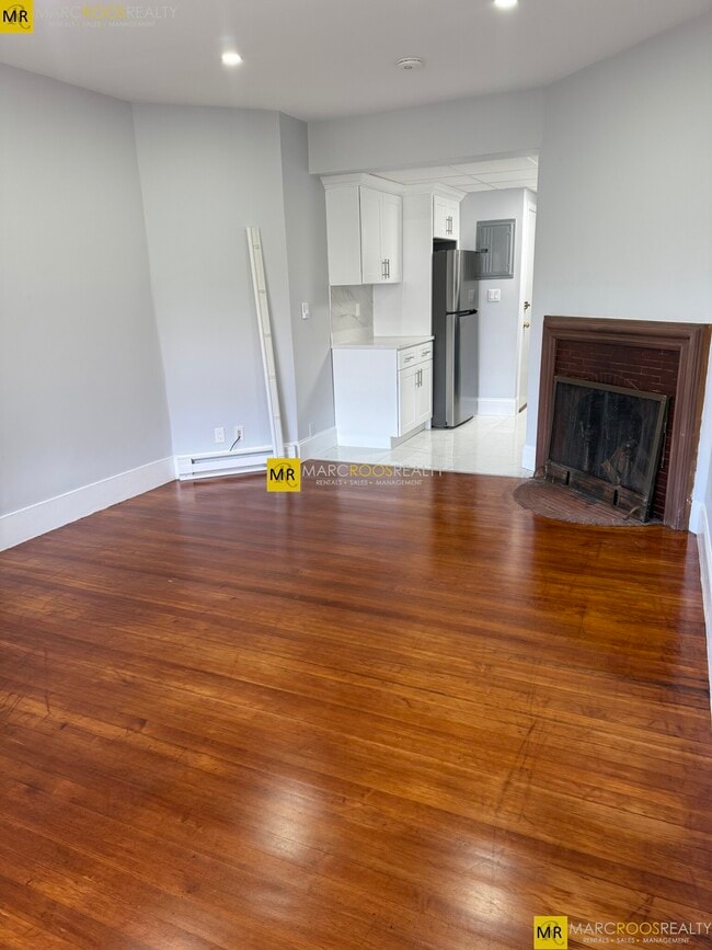 Foto del edificio - 476 Commonwealth Ave