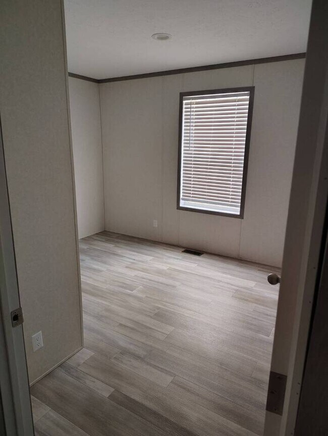 Foto del edificio - HOME FOR SALE 3 bed 2 bath