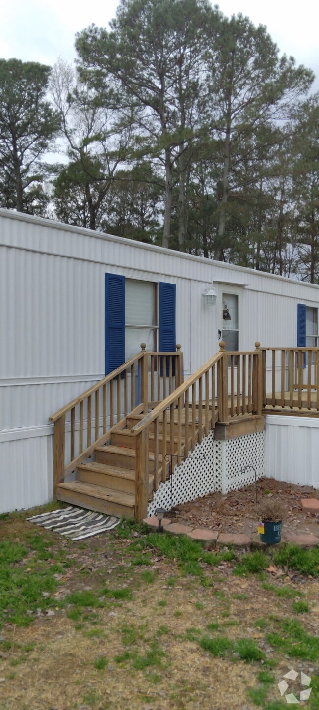 Building Photo - 107 Racegate Run