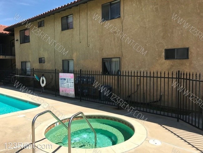 Building Photo - 2 br, 2 bath House - 959 EAST AVE Q4 #13