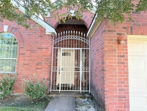 Building Photo - 13743 Canyon Hollow Loop