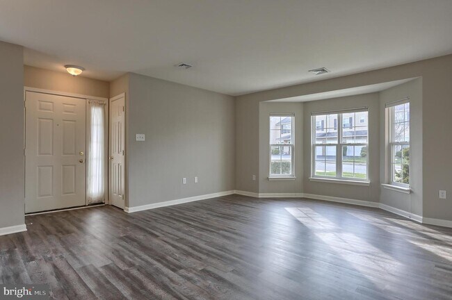 Foto del edificio - 150 Merlin Dr