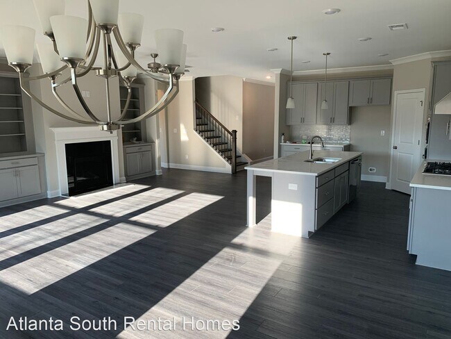 Foto del edificio - 3 br, 3 bath House - 270 Hollis St