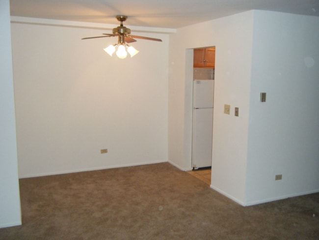 Foto del edificio - 547 Brookside Dr