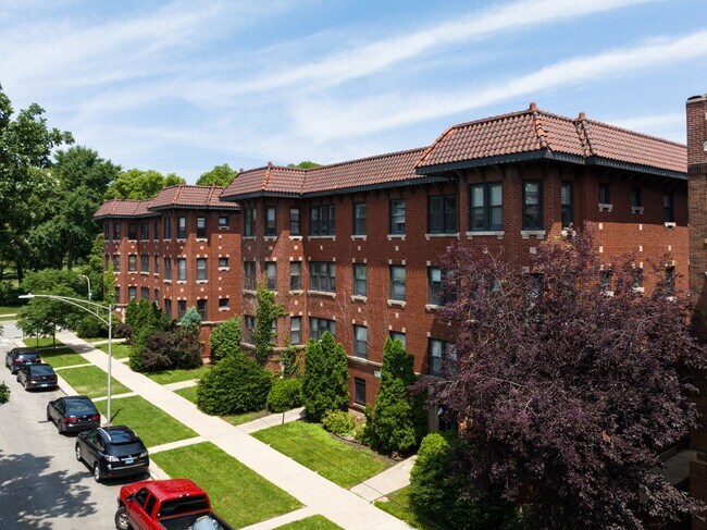 Foto del edificio - 6701-15 Merrill Ave | 2139-41 E 67th St