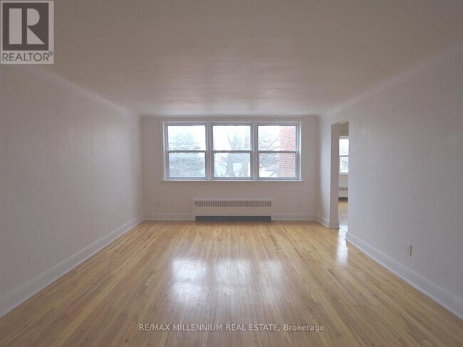 Photo du bâtiment - 149 Borden Ave N