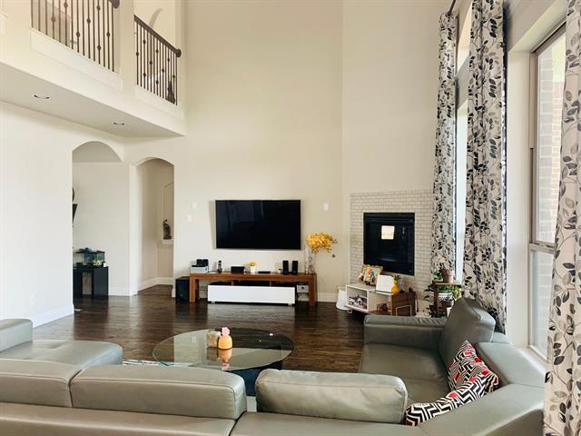 Foto del edificio - 2107 Grassland Dr