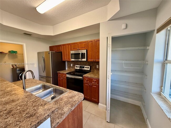 Building Photo - 4922 Tradewinds Ter