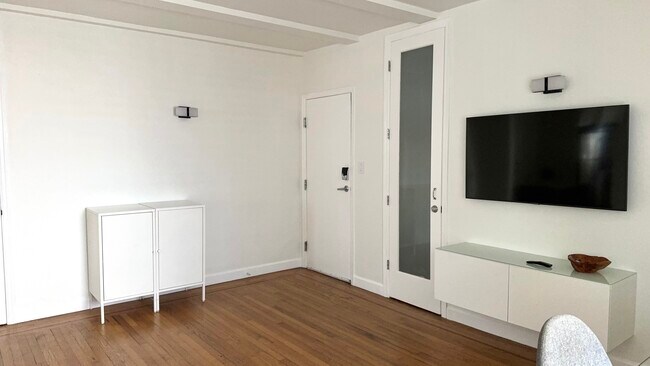 Foto del edificio - Beachgardens Condo - Unit 8