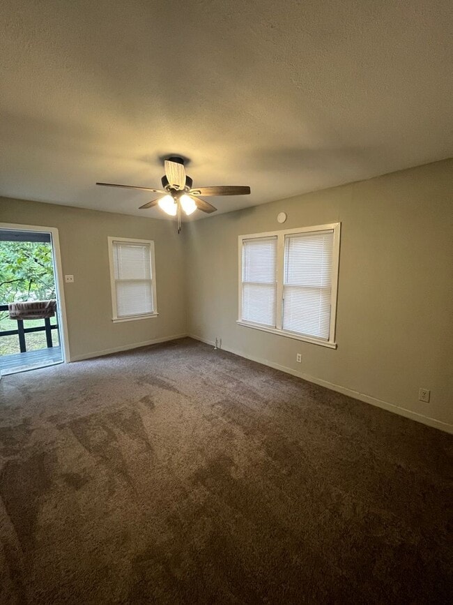 Photo - CUTE 2/1 FOR LEASE House