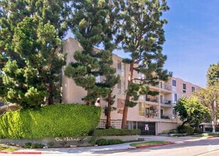 Building Photo - 5625 Windsor Way