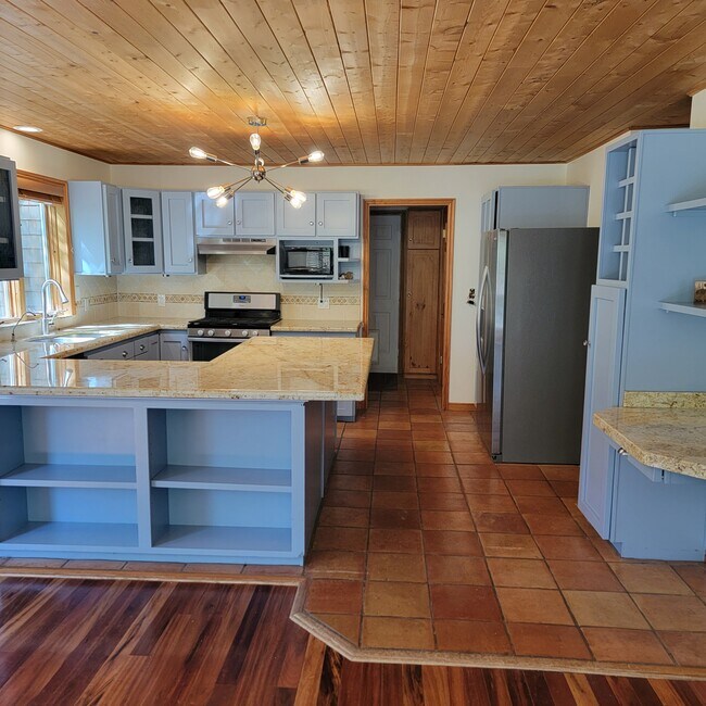 Building Photo - 3571 Wagon Wheel Cir