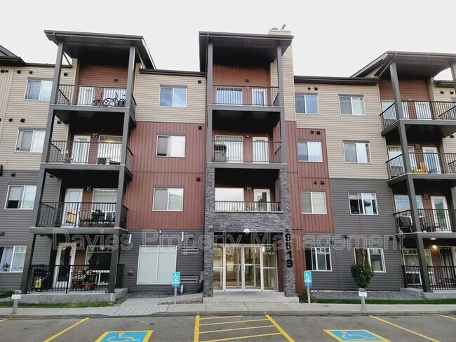 Photo du bâtiment - 9519-9160 160 Ave NW