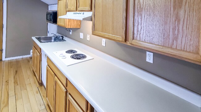 Foto del edificio - 2404 St Paul Dr