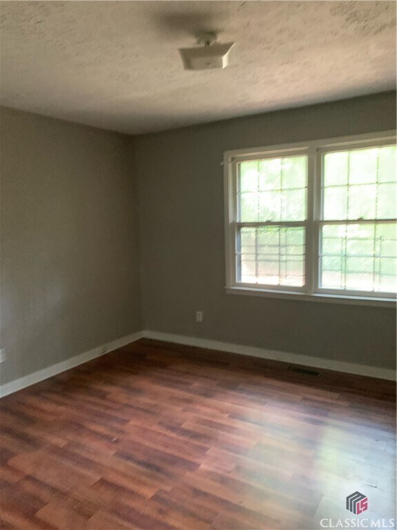 Building Photo - 635 Vincent Dr
