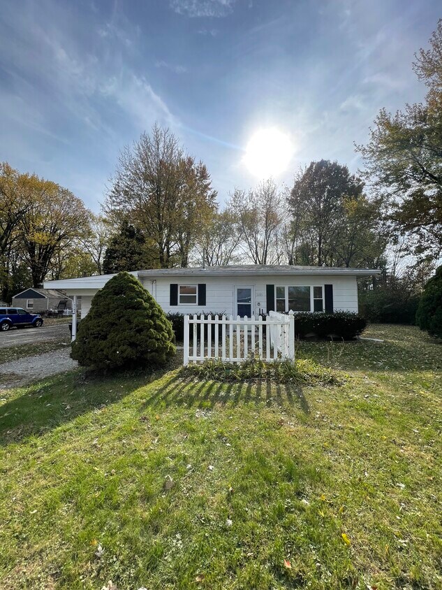Primary Photo - 3185 E Deshler Ave