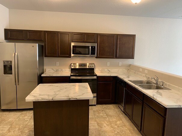 Building Photo - 7648 Grand Fir Pt