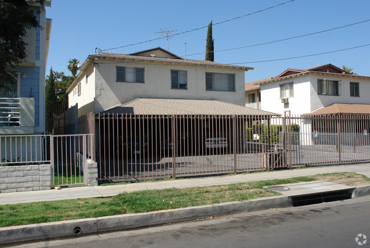 Foto del edificio - 7911 Willis Ave