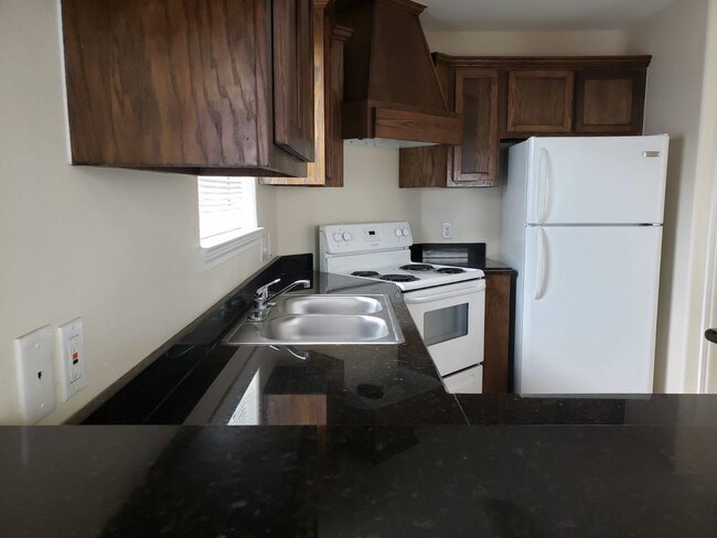 Building Photo - 3B/2B APARTMENT FOR RENT NEAR UTRGV