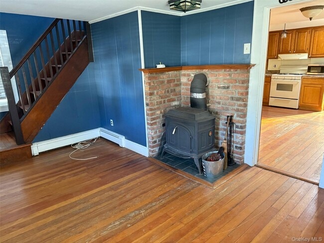 Building Photo - 182 Maple Hill Rd