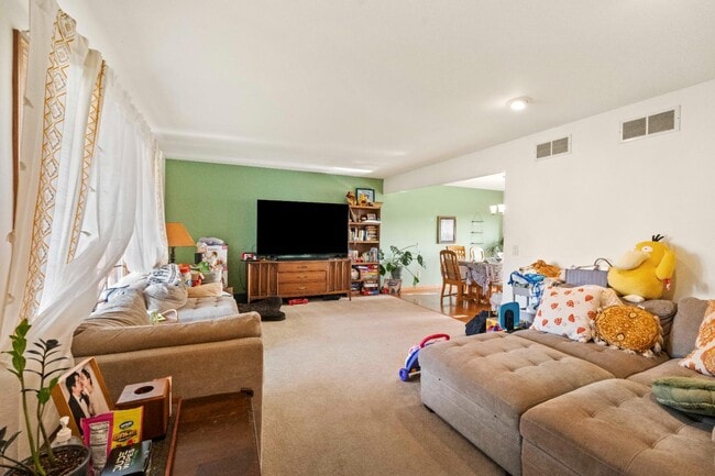 Building Photo - 1853 Wallinford Dr