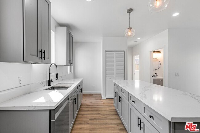 Foto del edificio - 1622 Morton Ave