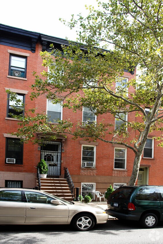 Building Photo - 315 Degraw St