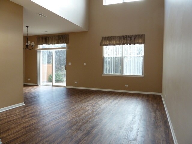 Building Photo - 3021 Pleasant Plains Dr
