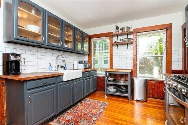Building Photo - 80 Aldrich St