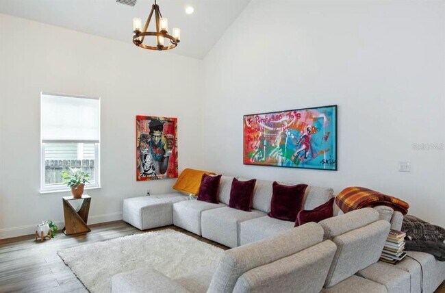 Foto del edificio - 2330 W St Louis St